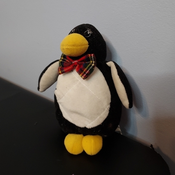 Commonwealth 1994 Penguin With A Bow - Picture 1 of 6